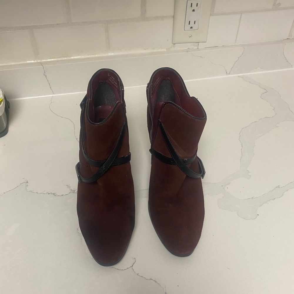 Women’s Maroon suede Boots